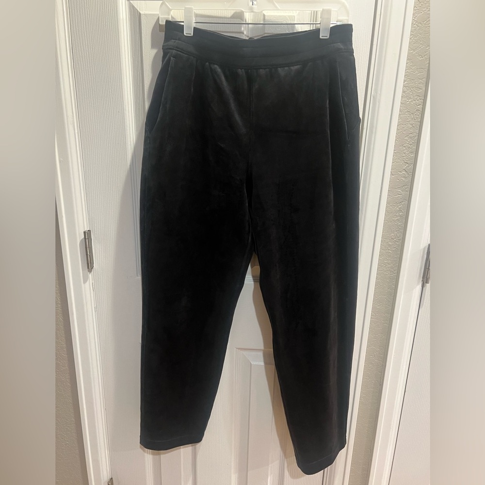 lululemon Black velvet Women jogger